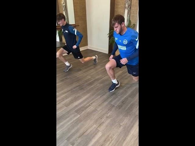 Floating heel split squat oscillations