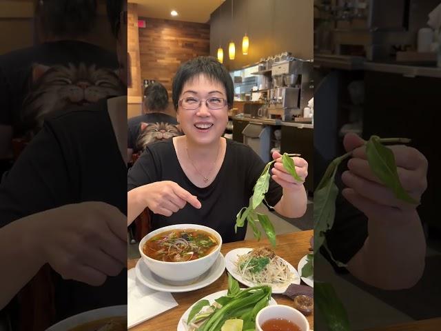 Korean Mama's FIRST TIME having Bun Bo Hue!