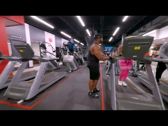 LE PLUS GRAND GYM AU CANADA