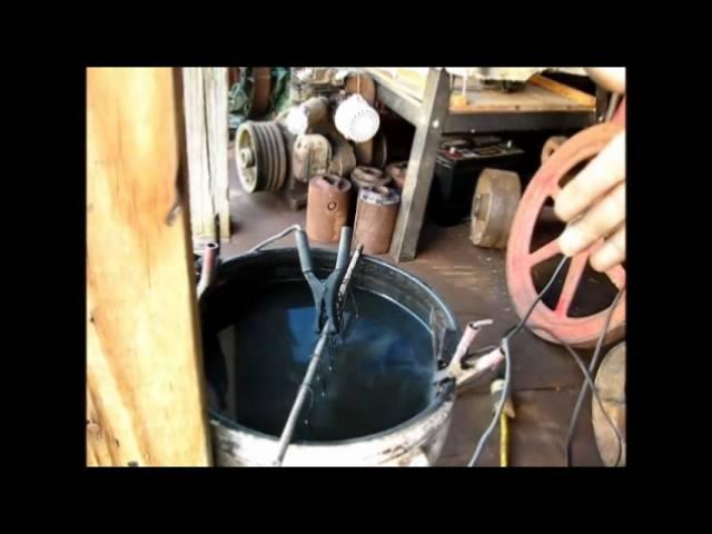 Removing Rust with Electrolysis / the clean way