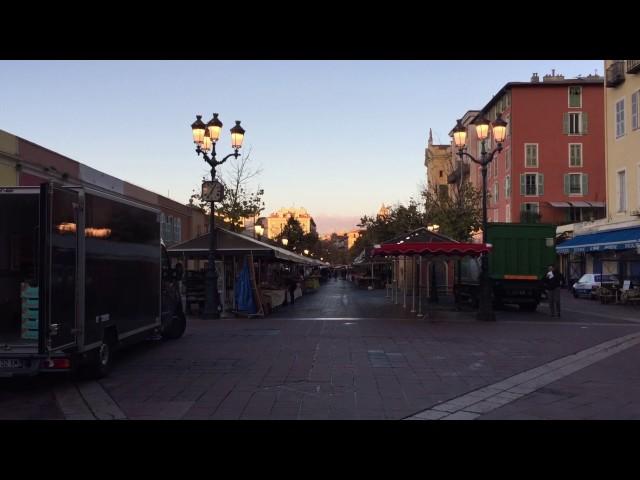 The Old Town of Nice early in the morning - Nizzan vanhassa kaupungissa aamutuimaan