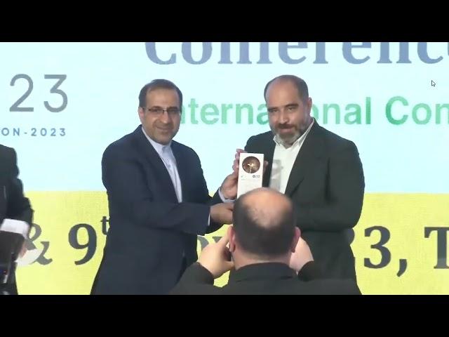 Felicitation of Mr Davood Mohammadi, Chairman of the Iran Bitumen Association and Manager of GPSI Co