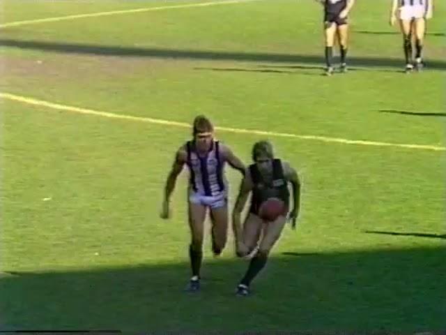 Denis Banks knocks out David Rhys Jones in 1986