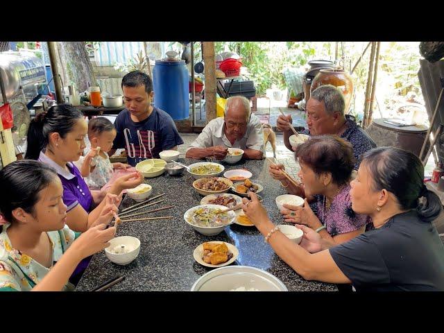 Canh Chua Bông Súng Ma Với Cá Linh | Vinh & Truyen