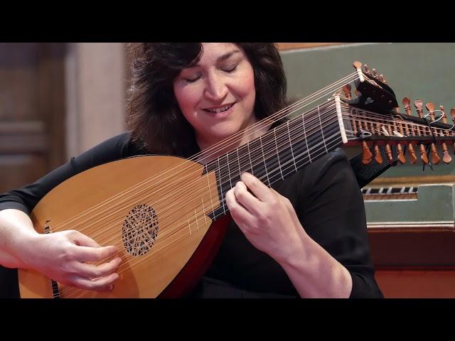 J. S. Bach - Praeludio con la Suite BWV 996 - Evangelina Mascardi, baroque lute