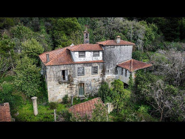 Nobody remembers Anyone Ever Living Here - Mansion Abandoned For 70 Years!