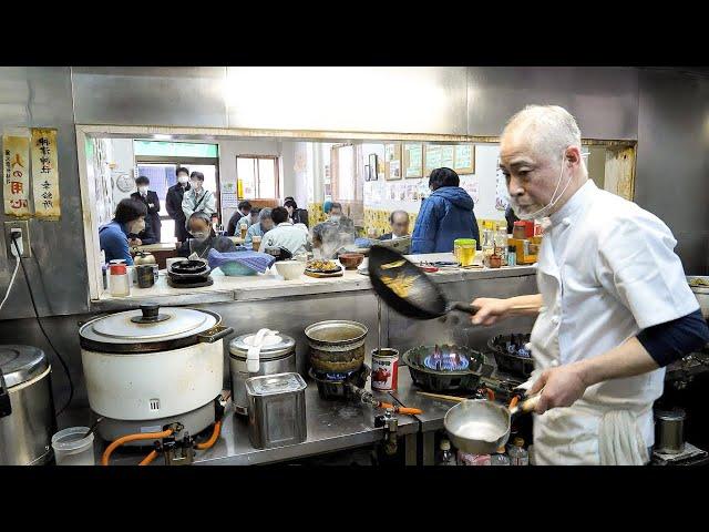 A family-run restaurant that handles an incredible rush of orders with its expert pot handlers.