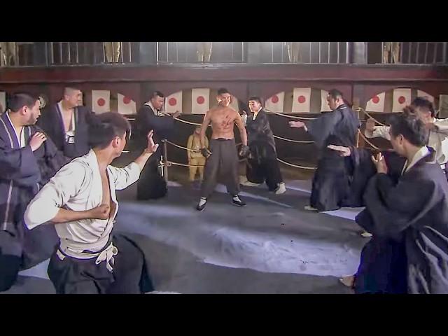 1VS10！Chinese hunter no longer hides his strength and beats up Japanese samurai in the ring!