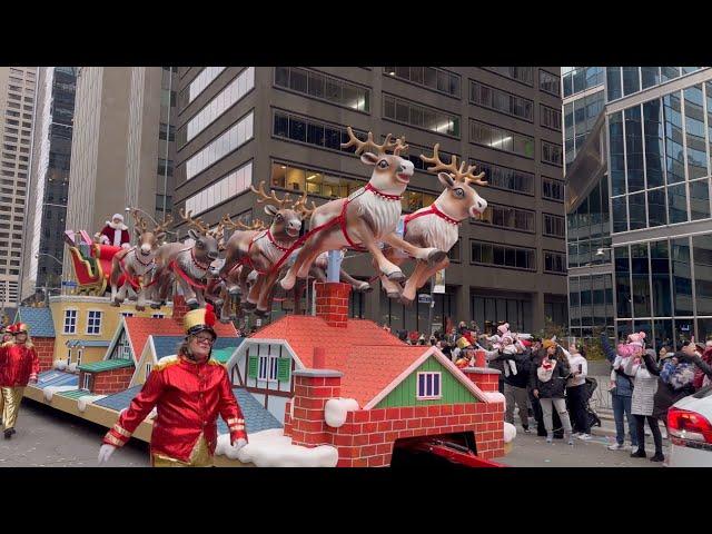 4KToronto Christmas Parade #canada #christmas #marychristmas