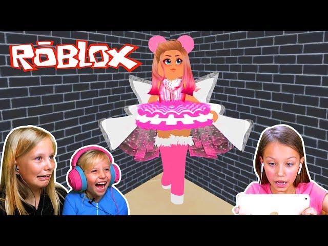 Николь и Вика играют в прятки в школе Фей / Roblox Royal high / Hide and seek