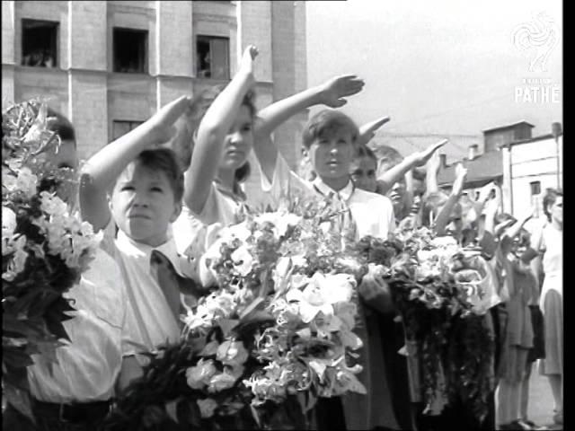 Mayakovsky Monument Unveiled (1958)