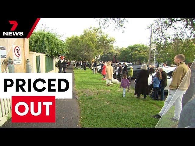 Melbourne home buyers become increasingly frustrated by an alarming new trend | 7 News Australia