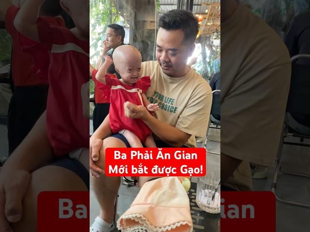 Ba chơi Ăn Gian! Kakaka #begaotihon #giadinh #baby #vuinhon #tepgaofamily #haihuoc #shorts #progeria