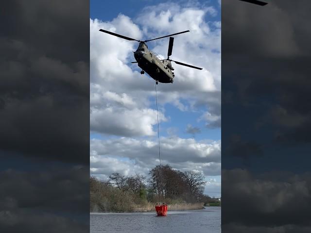 CH-47 Chinook firefighting configuration with Bambi Bucket #helicopter #army #shorts