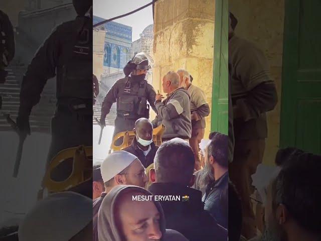 The Israeli occupation oppresses the elderly and beats them in Al-Aqsa Mosque  #shorts #reels