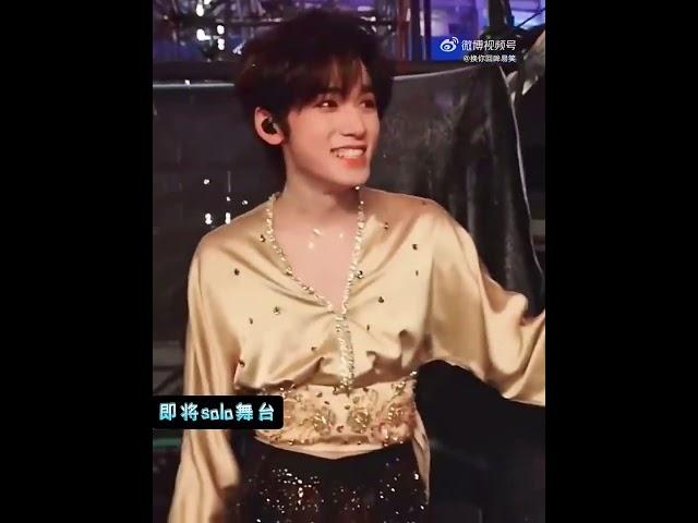 [TNT时代少年团]轩哥风采夺目！宋亚轩舞台魅力无限，时代少年团闪耀时代峰峻——热点必看 #songyaxuan #宋亚轩 #时代少年团宋亚轩