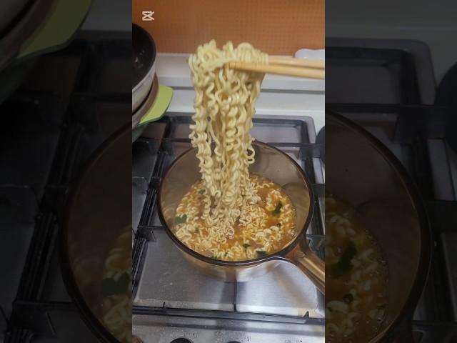 라면 좋아하세요? Do you like Ramen?  #koreatrip #한국어 #learnkorean, #GlobalFriends, #안녕Korea