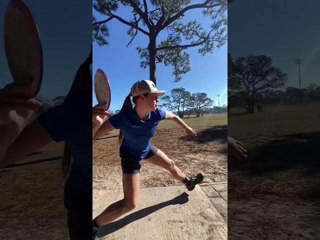 Who’s ready to watch Holyn rip it up this year!  #discgolf #discraft #teamdiscraft