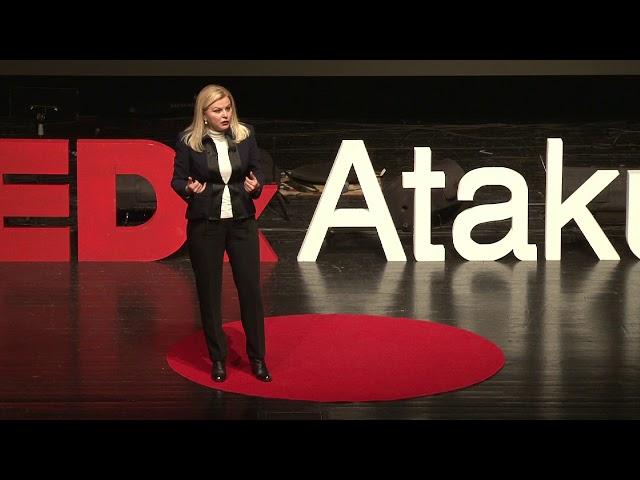 Kendi Kelimelerimizin Kafesinde Yaşıyoruz. | Deniz Ülke Arıboğan | TEDxAtakum