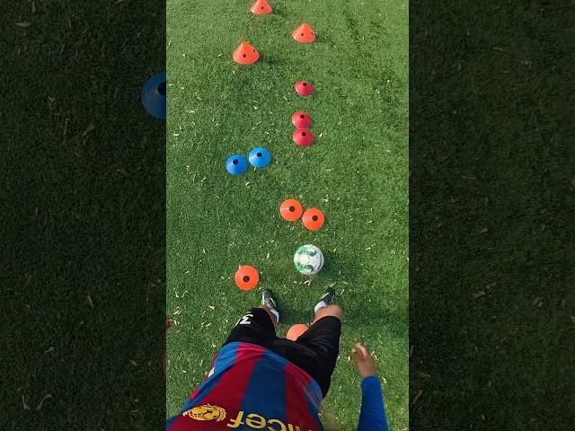 BEGINNER footwork drillto improve dribbling #footwork #soccer #tutorial #football #skills #skill