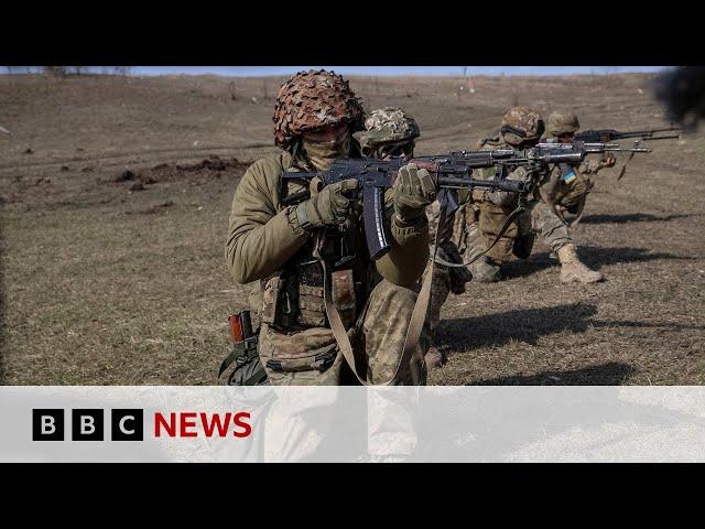 Eastern Ukraine residents brace for Russian advance | BBC News