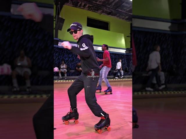 He Got Some Moves  #rollerskatingdaily #rollerskating #dance #sk8mafia704