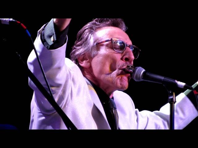 Rick Estrin "No hands" solo