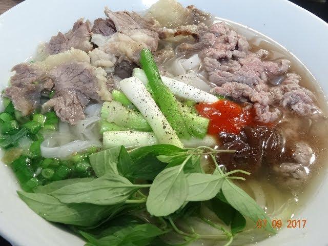 PHỞ - CÁCH NẤU PHỞ BÒ - Chủ Tiệm Phở chia sẻ Bí quyết nấu Súp Phở thơm ngon đúng vị by Vanh Khuyen