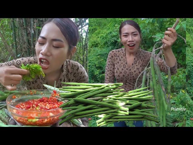 Primitive TV, Eat Moringa fruit with chili salt