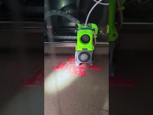 Voron 2.4 printing Voron 2.4 parts, 3d printer 3d prints itself and replicates itself woe