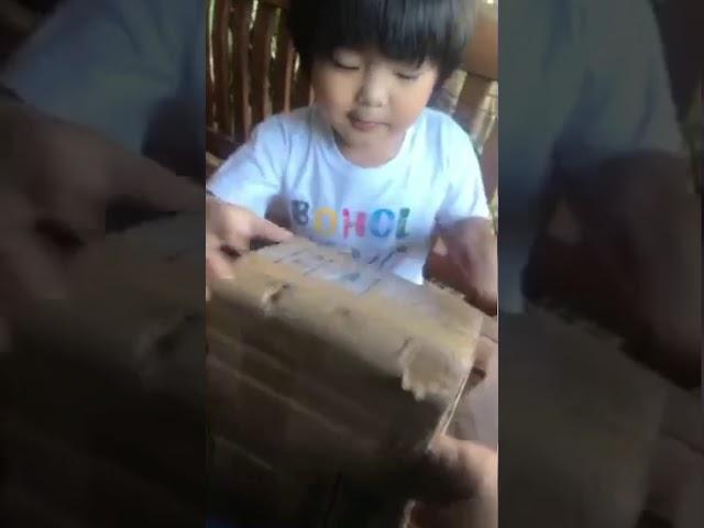 Unboxing Tito Doughz Gift