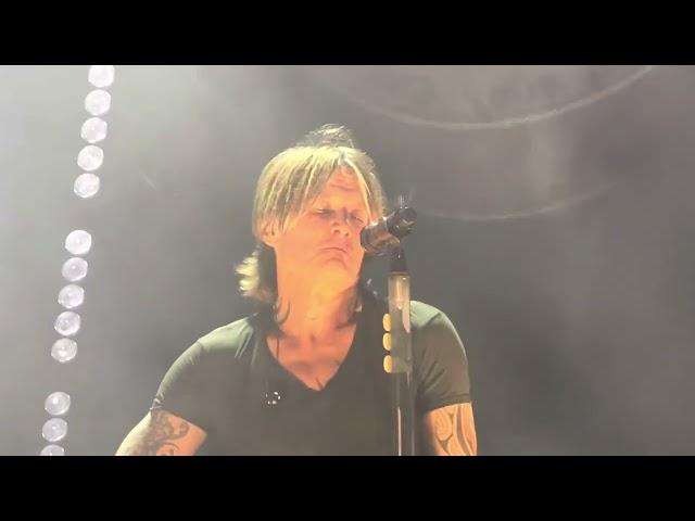 Keith Urban “Stupid Boy” Live at Freedom Mortgage Pavilion