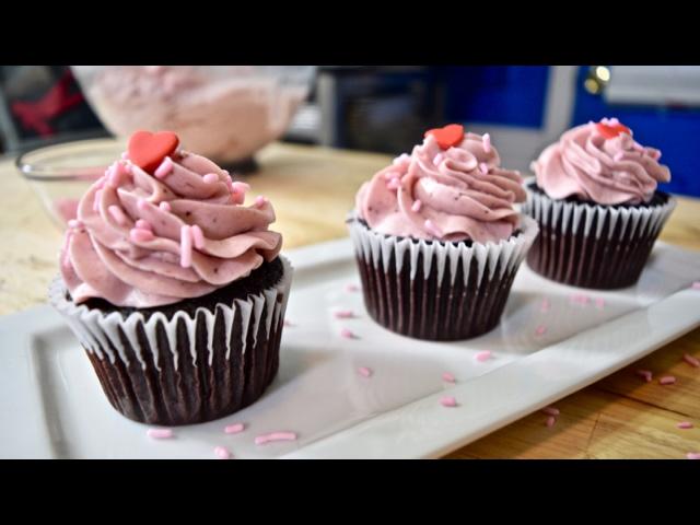 How to Make Strawberry Swiss Meringue Buttercream