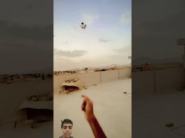 Bhaiya 1 Patang Dedo #kiteflying #kite #patangbazi #patangbazi #patang #shorts