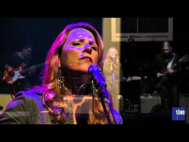 Tedeschi Trucks Band - "Midnight in Harlem" (Live on eTown)