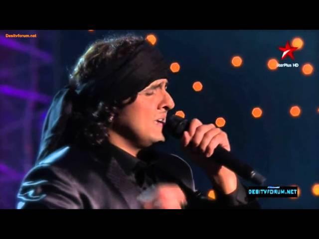 Sonu Nigam Performing Abhi Mujh Me Kahin -Gima 2012