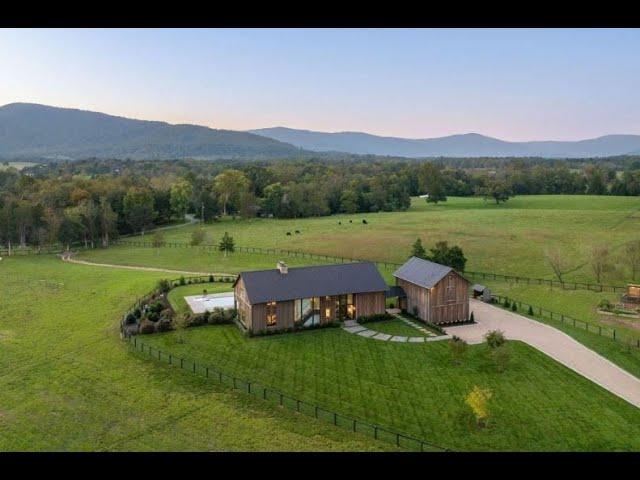 Modern Barn-Style Estate with Mountain Views | Frank Hardy Sotheby's International Realty