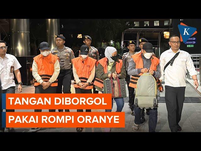 Momen 4 Orang yang Ditangkap Tiba di Gedung KPK