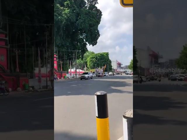 Njajal Nyeberang Alun Alun Kota Blitar Pakai Pelican Crossing