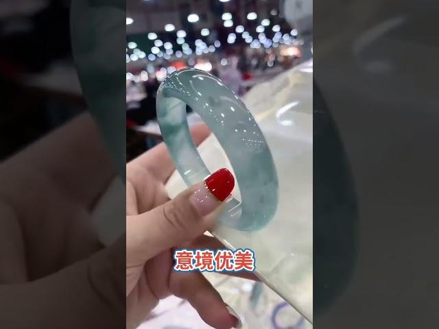 翡翠美鐲欣賞/工厂貨源/玉石直播代购/ 假一赔十 支持全球复检 ，请订阅  微信客服 ：hwfc99  LINE客服 : hwfc99