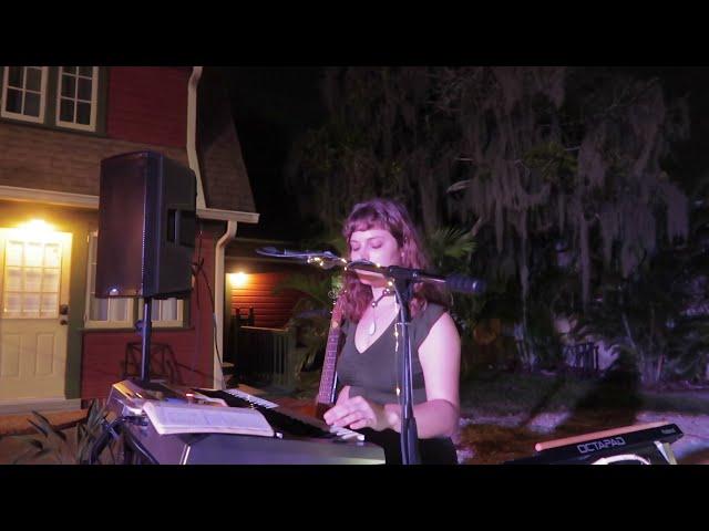 Massive Attack - Teardrop (live looping cover) - Emily Frost live at The Reserve Retreat