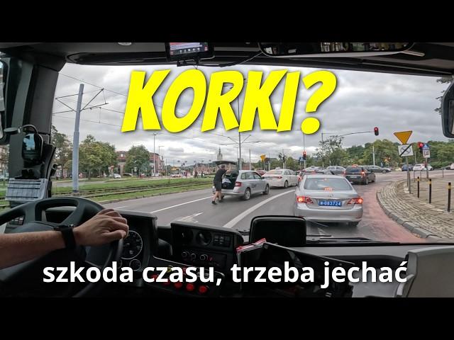 Kierowca autobusu wstał i zaczął klaskać 19