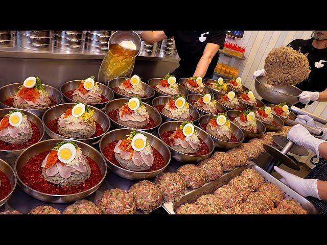 Amazing Meatballs & Noodles! Famous Spicy-noodle restaurant on an island in Korea! /KoreanStreetFood