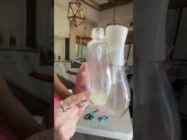What’s inside the clean freak bottle? #shorts#clean#cleaning #cleanwithme #cleaningtips #cleansnob