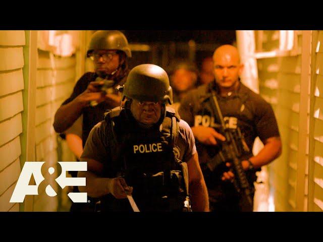 Suspect Fires at Police in High-Speed Chase | Nightwatch | A&E