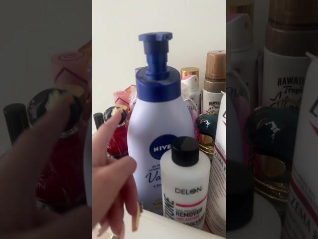 Who likes the dust #tingles #asmrgum #asmrvideos #art #whispering #asmrsounds #greenscreen #storytie