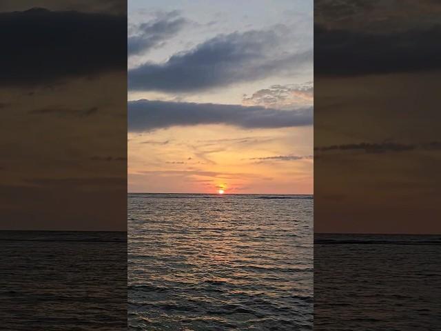 Sunset | Perfect. #sunset #sunsetshorts #beautifulsunset #fypシ #sunsetview #tropical #ocean #fyi
