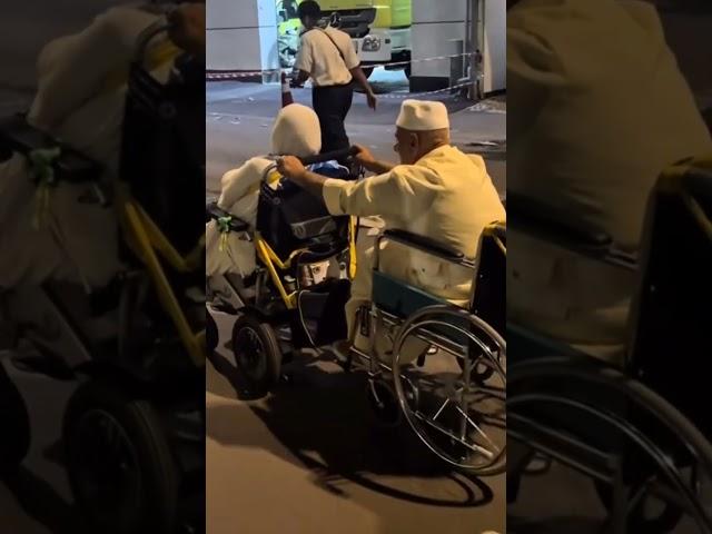 cute Old age couple hujjaj #youtubeshorts #hajjeakbar #makkah #beautiful