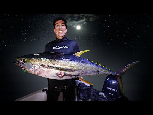 Spearfishing Giant Yellowfin Tuna at Night (do not try!!!)