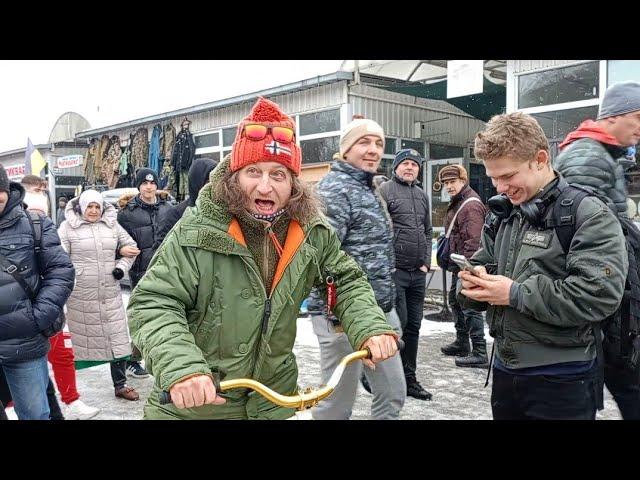 Торгуем всей бандой на Барахолке. Товар из мусора. КАМРАД  ПЫЛИСОС СУПЕР СУС ГРОМОВ ЛАФА.